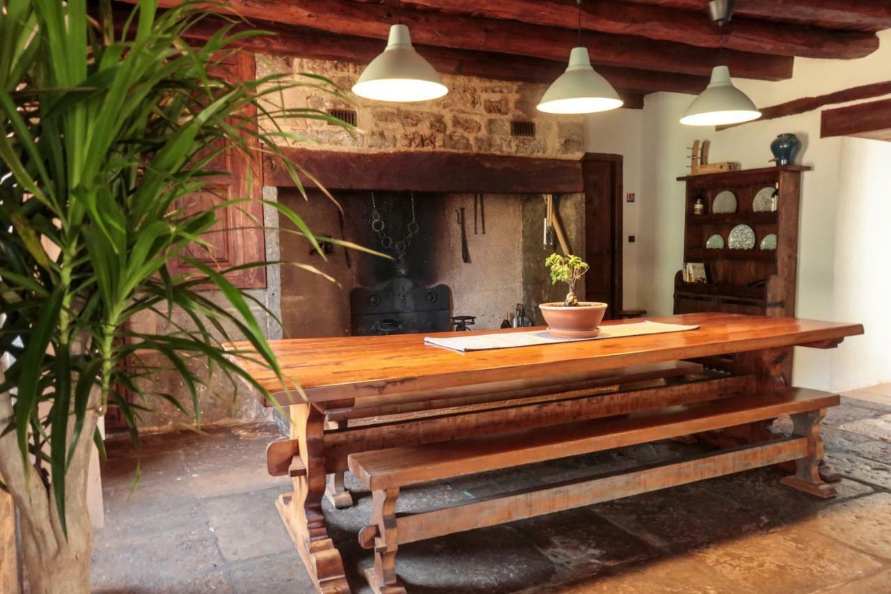 Mas De Peyrelongue Bed & Breakfast Corn Exterior photo